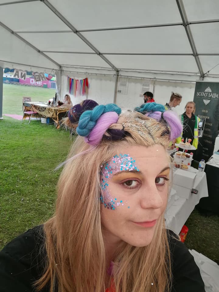 festival-glitter-and-hair